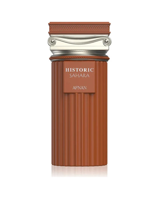 Dettaglio del flacone scanalato a forma di colonna del profumo Historic Sahara Afnan, con tappo argento lavorato a capitello.