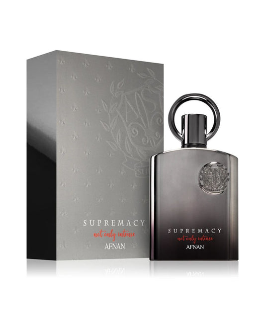 Profumo uomo Supremacy Not Only Intense di Afnan. Vista completa con elegante scatola grigia decorata e flacone massiccio argento e nero.